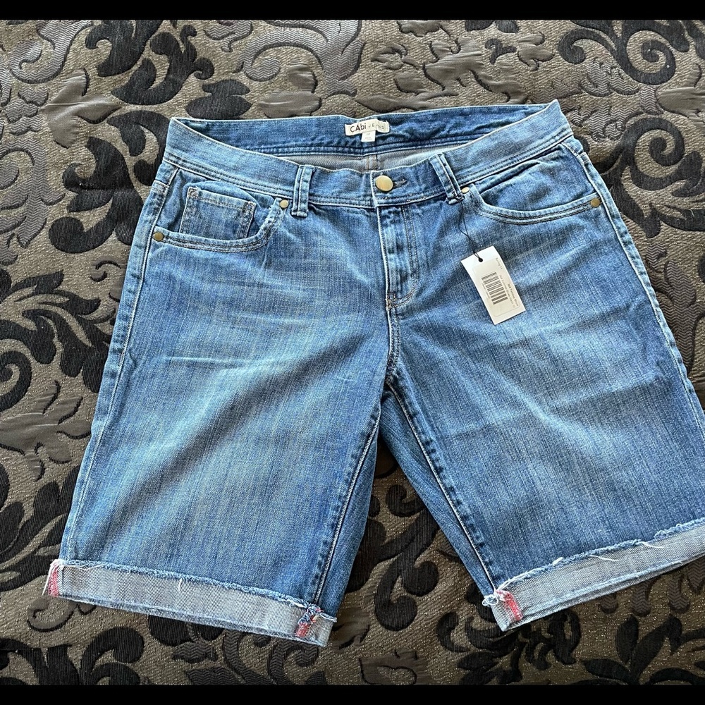 NWT CAbi Jeans Tomboy Shorts size 10